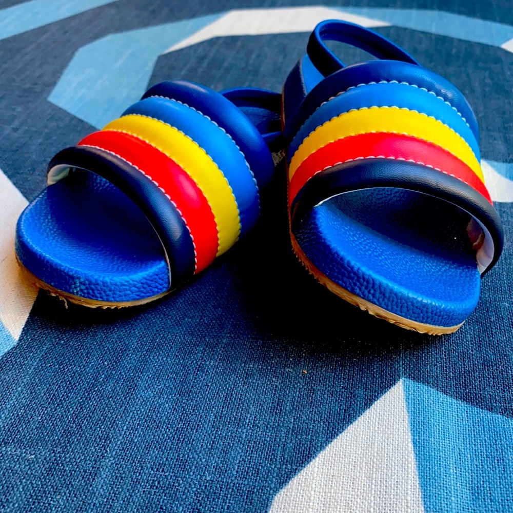 Worn once boys Hanna Anderson slides, exclnt cond.